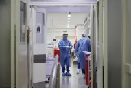 En el Padilla, reconvierten salas comunes en terapia intensiva para casos graves de covid-19