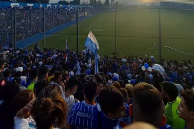 Escándalo en Mendoza por una celebración de los hinchas de Godoy Cruz