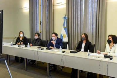 Nuevo plan y becas para que 400.000 chicos terminen la secundaria