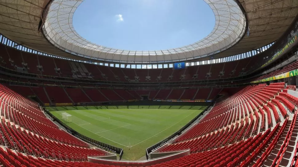 EN DESUSO. El imponente “Mané Garrincha” de Brasilia, un “elefante blanco” que dejó el Mundial 2014. 