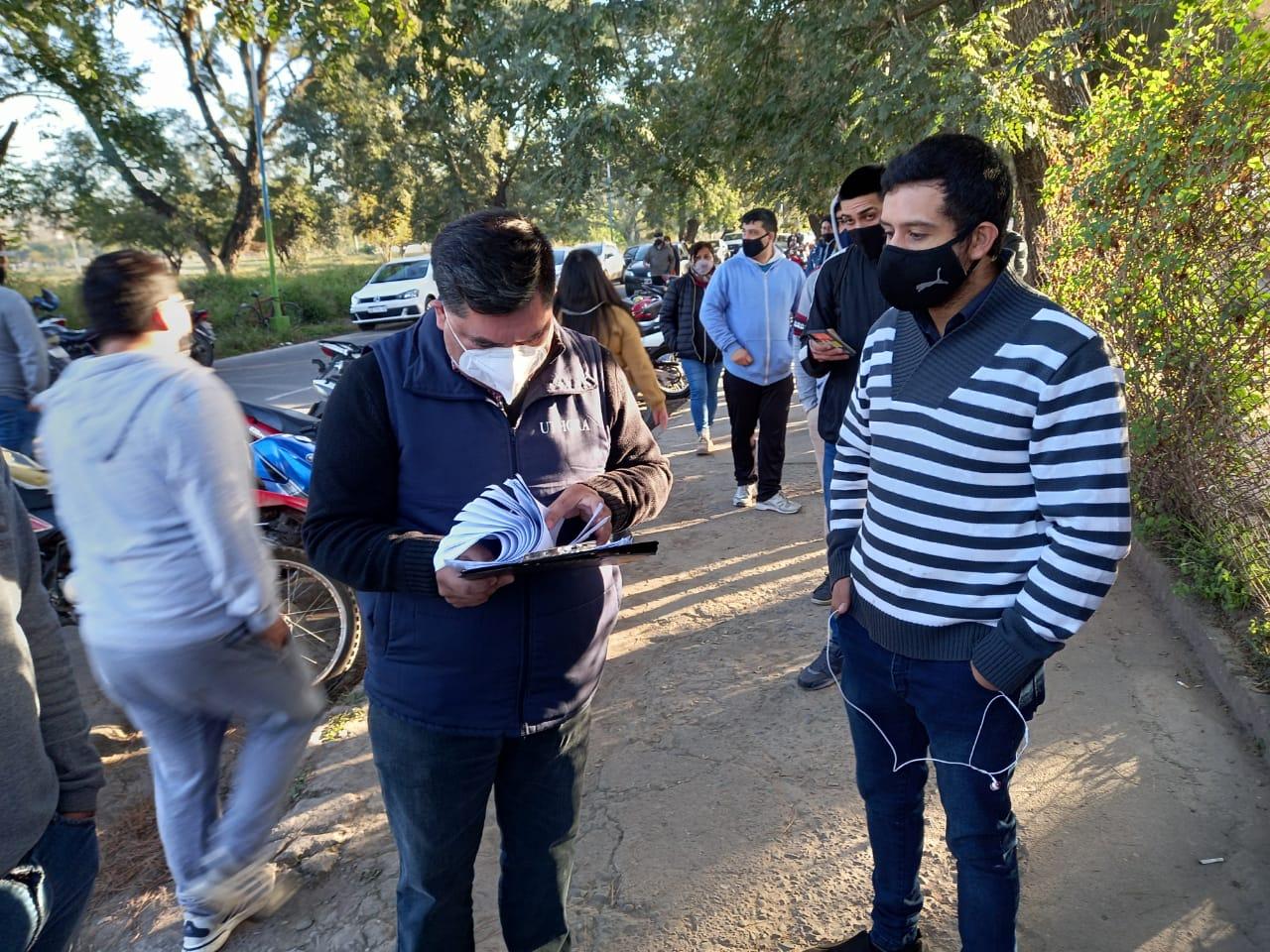 OPERATIVO. El gremio de Uthgra colaboró con el gobierno para la entrega del subsidio. Foto LA GACETA / ANALÍA JARAMILLO