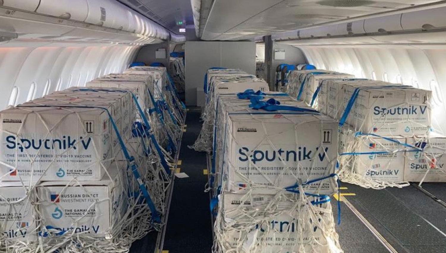 PLAN DE VACUNACIÓN. Los vuelos de Aerolíneas Argentinas ya trajeron millones de dosis de Sputnik al país. FOTO TOMADA DE TWITTER.COM/AEROLINEAS_AR