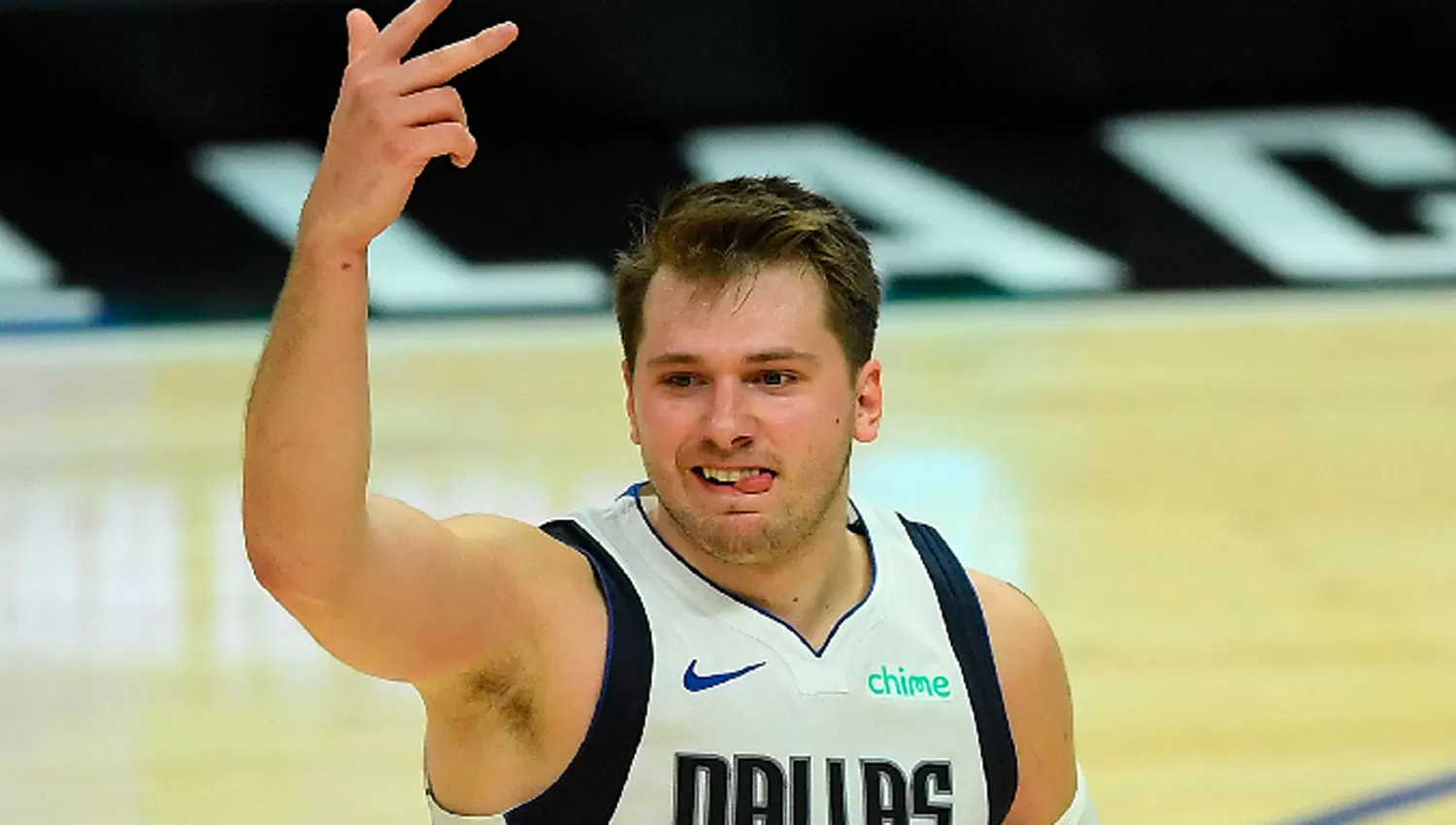 IMPARABLE. Luka Doncic demostró otra vez que es el más valioso de Mavericks, que buscan meterse en semifinales del Oeste.