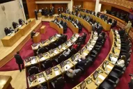 La grieta por las vacunas y la interna del PJ inyectaron polémica a beneficios pandémicos