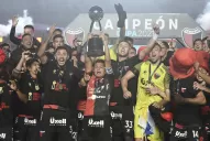 Pulguita abrazó la gloria: Colón goleó a Racing y se consagró campeón