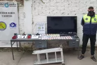 Secuestraron armas y recuperaron elementos robados en un escruche