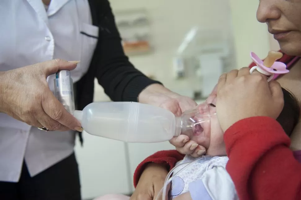 PREVENIR. Para no tener que llegar al hospital, higiene, ventilación y distancia son claves, igual que con el covid. 