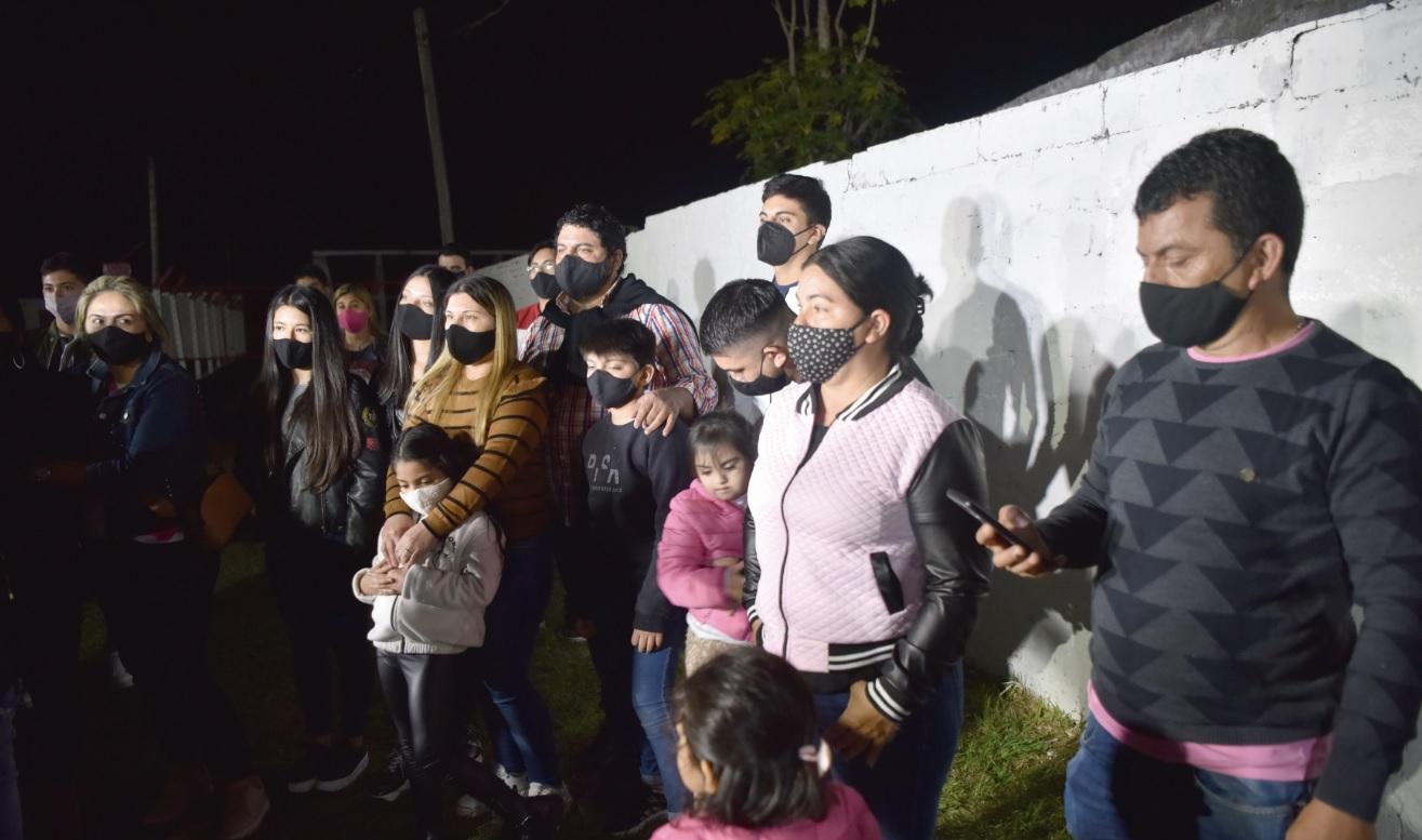 TODOS. Los familiares estuvieron cerca del jugador en todo momento.