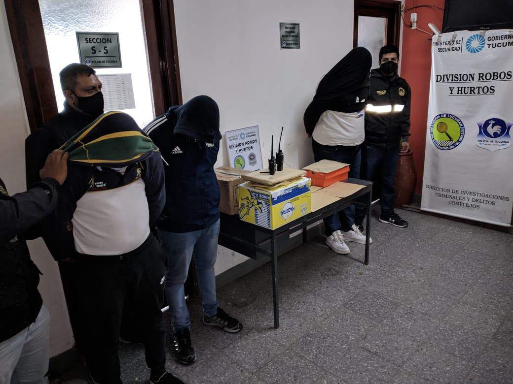 SECUESTROS. La Policía se incautó de inhibidores de alarmas durante los operativos, en los que también hubo detenidos. Foto: Ministerio de Seguridad