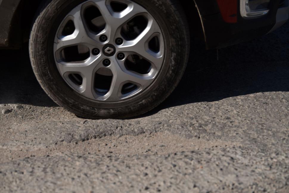 BACHES. Entre las obras se hará una repavimentación del camino.