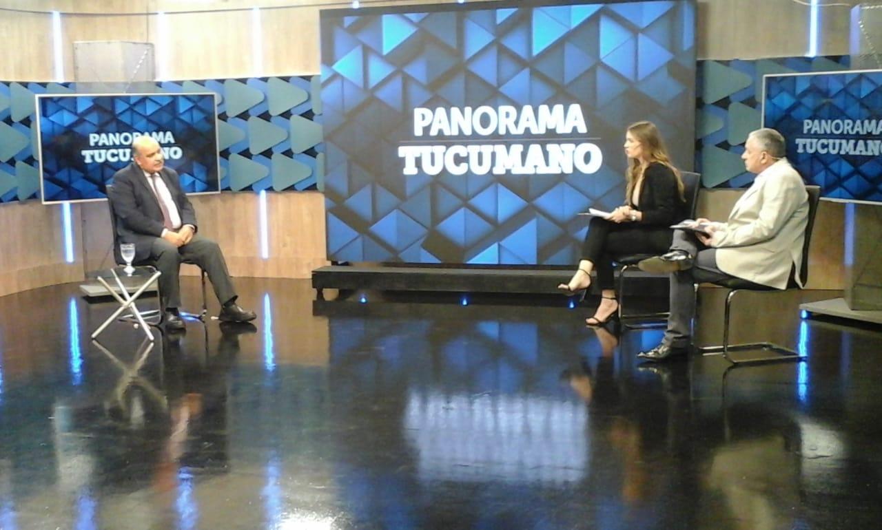 ESPECIALISTA. El infectólogo Gustavo Costilla Campero, en los estudios de este diario. LA GACETA