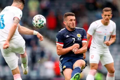 Mirá el golazo de mitad de cancha del checo Schick en la Eurocopa