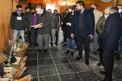 Jaldo, de recorrida por espacios que brindan asistencia en San Miguel de Tucumán