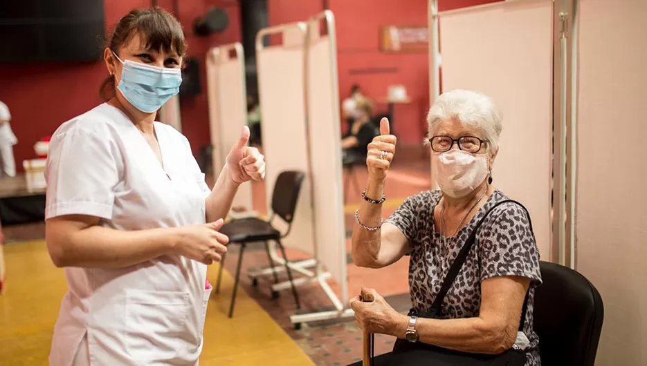 AVANCE. Un 40% de los mayores de 18 años en el país ya recibieron la primera dosis contra la covid-19.