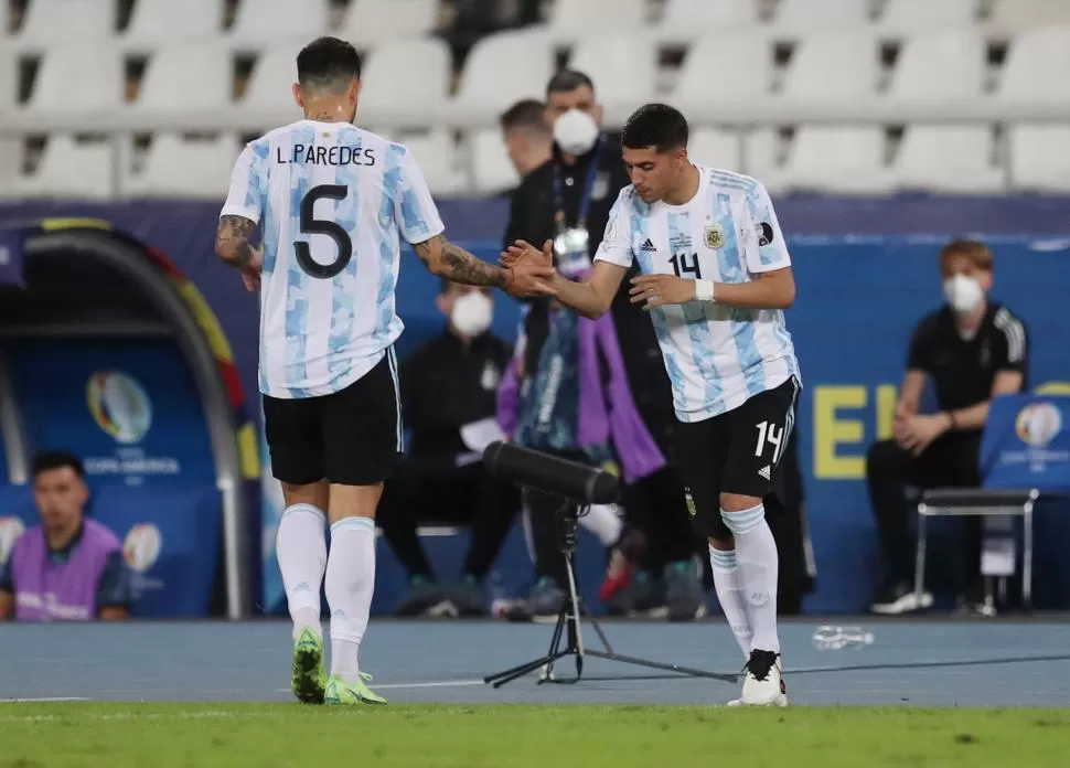 REGRESO. Sergio Agüero entró por Nicolás González en los últimos minutos, aunque casi no llegó a tener participación en el juego. Le falta algo de rodaje. 