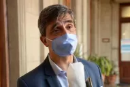 Según Yedlin, la próxima semana vacunarán a adolescentes de entre 12 y 17 años