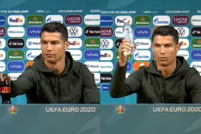 Un gesto de Ronaldo le costó millones de dólares a la Coca