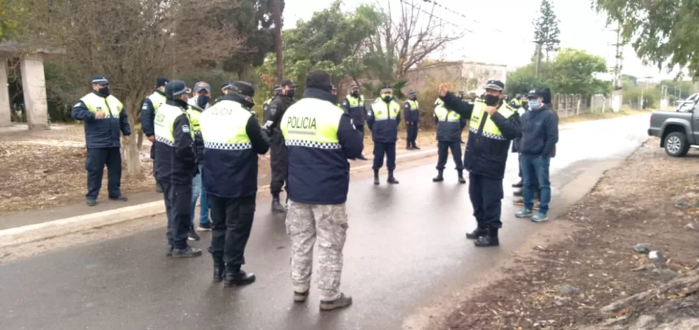 GRAN DESPLIEGUE POLICIAL. La búsqueda fue intensa en Choromoro.