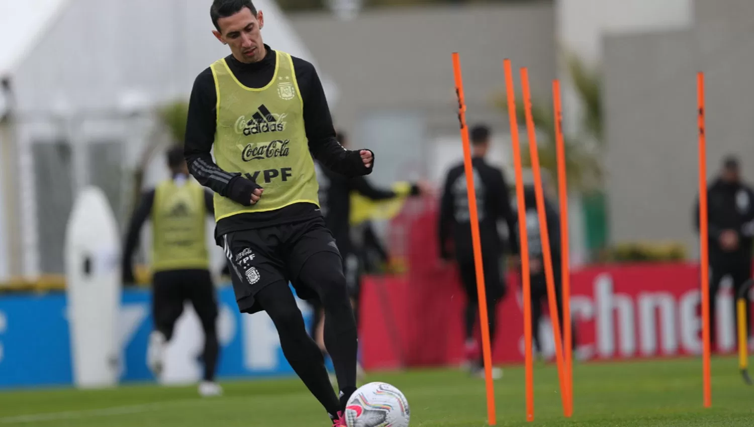 TODO LISTO. Angel Di María espera su oportunidad en la Selección de Scaloni