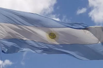 Día de la Bandera: concurrir a los actos de la promesa será voluntario