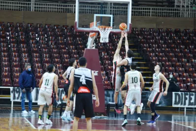 Estudiantes celebró un triunfo con dramático final