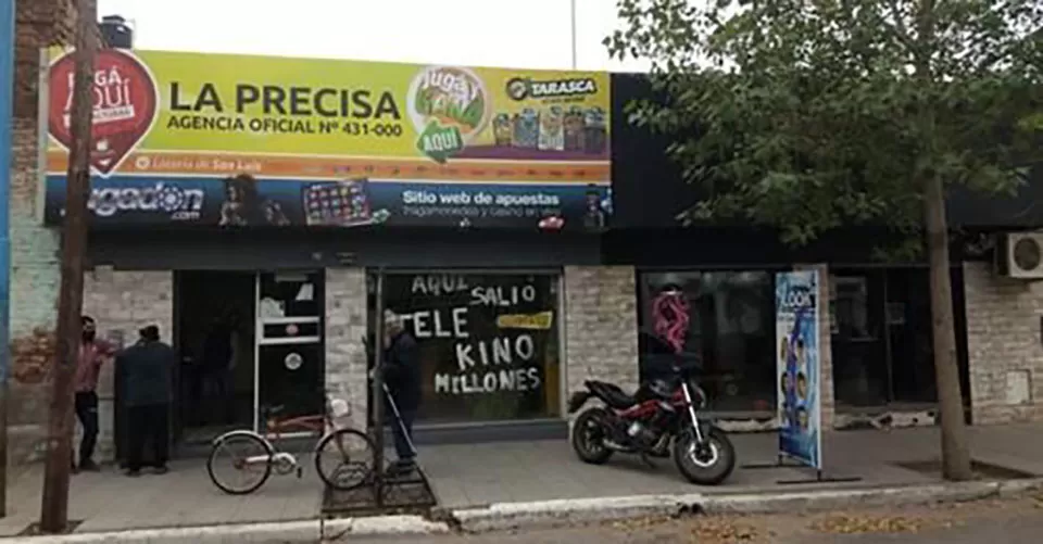 La agencia La Precisa, donde compraron el boleto ganador. Foto: El Diario.
