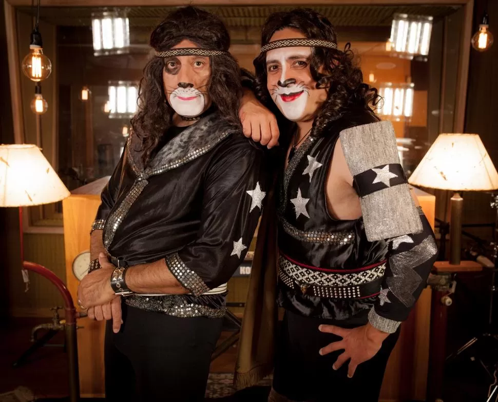 MÚSICA Y HUMOR. El dúo QV4, desde Córdoba, participará con videos de sus más recientes espectáculos. prensa