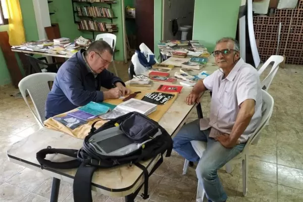 Un libro refleja vida y agonía de 38 bibliotecas