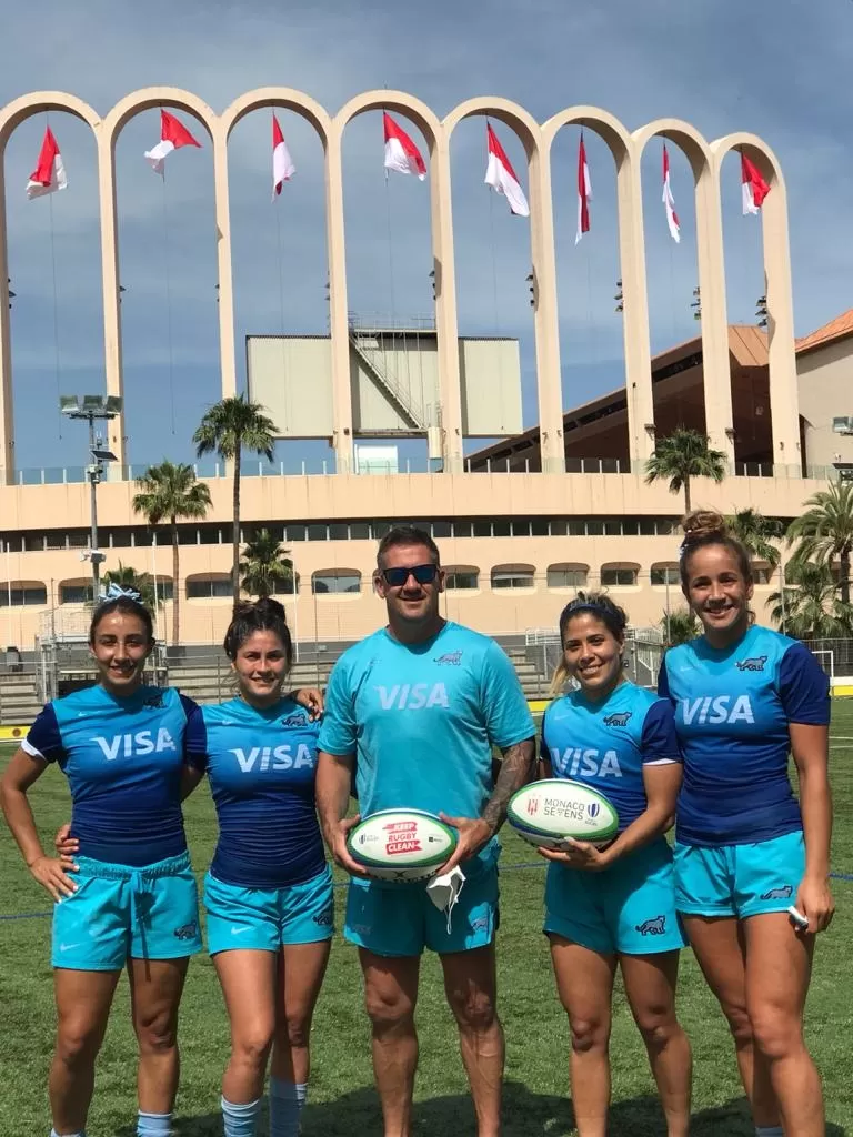 INDUSTRIA “NARANJA”. Florencia Moreno, Mayra Aguilar, Emilio Valdez, Agostina Campos Ruiz y Andrea Moreno.  