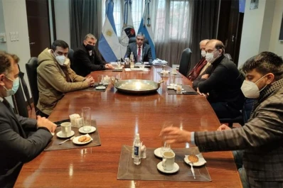 Dimes y diretes: cumbre política y después todos aislados