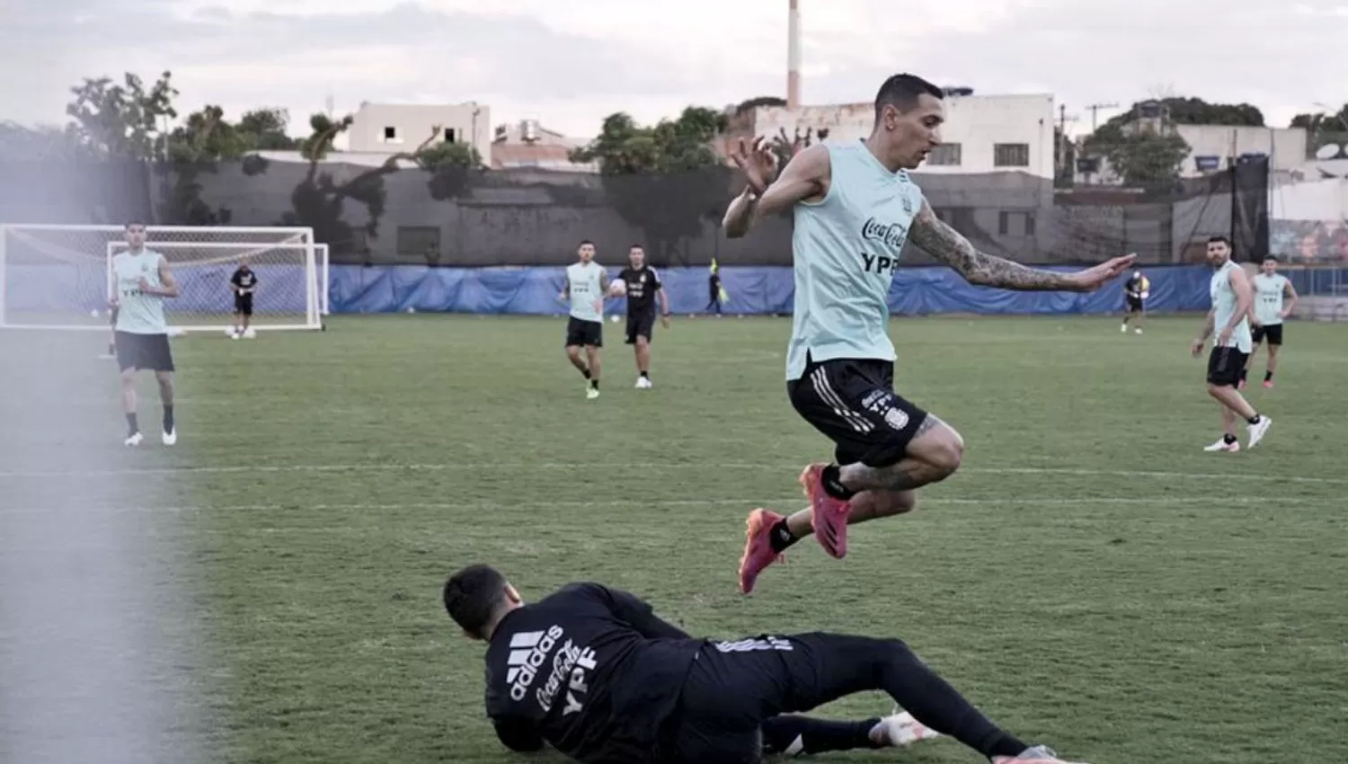 EN MARCHA. La Selección entrenó ayer después de la victoria ante Uruguay.