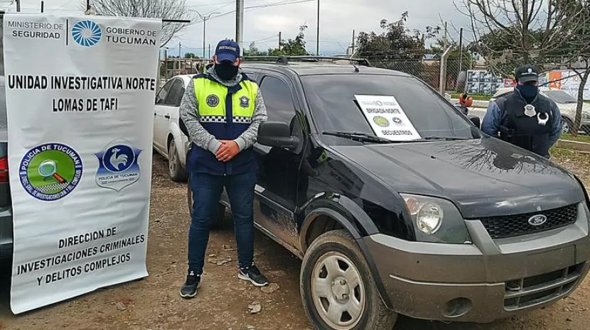 SECUESTRO. Los uniformados lograron dar con la camioneta que, según dijeron, se usó para cometer el robo. Foto Comunicación Pública