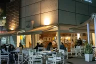 En Yerba Buena, habilitan a bares y restaurantes a atender hasta las 24