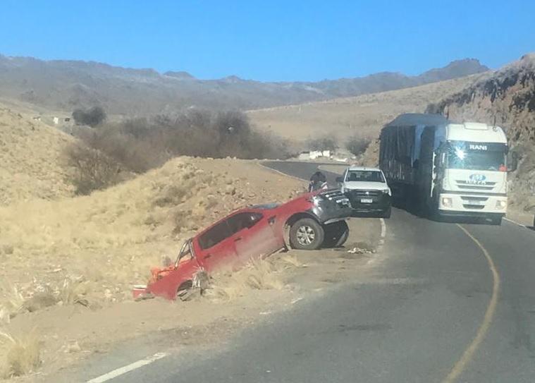 Nieve en los valles: la Policía habilitó el tránsito en la ruta 307