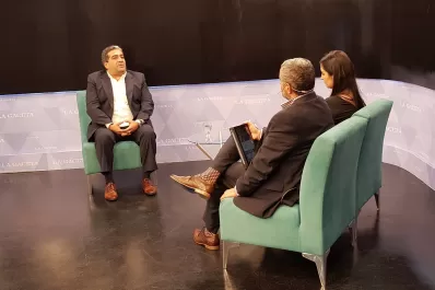 Un ex concejal cuestionó a la ministra de Economía por sus declaraciones sobre los viajes al exterior