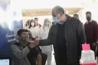 Manzur: se está vacunando y avanzando, pero lo mismo vuelve una ola y otra ola