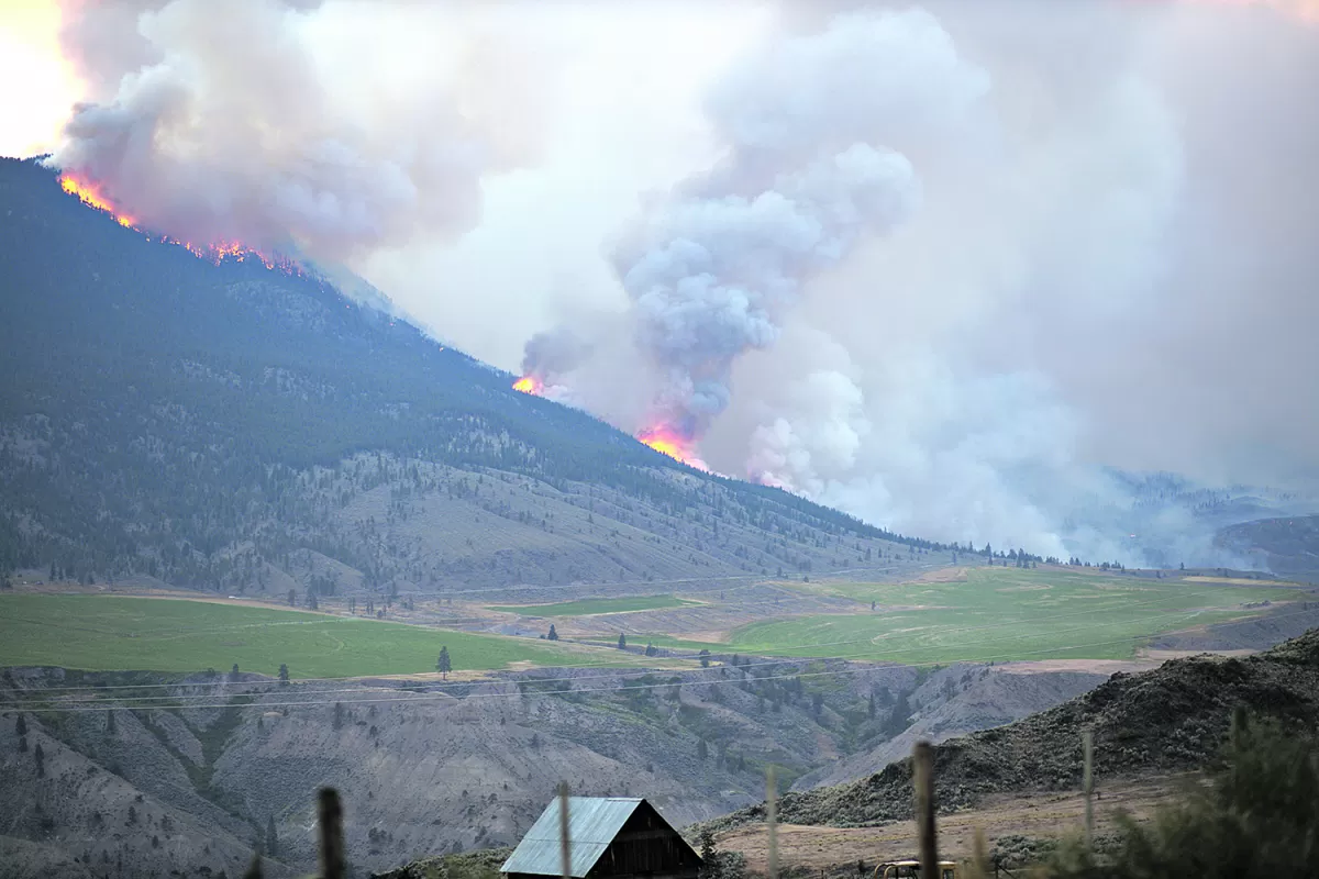 IMPARABLE. Más de 100 incendios se desataron por las temperaturas.