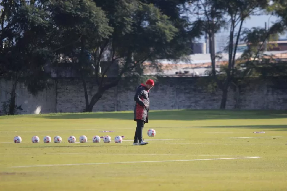 TODO ANÁLISIS. De Muner quiere que su equipo mantenga el nivel exhibido; mientras tanto, estudia la llegada de refuerzos. 