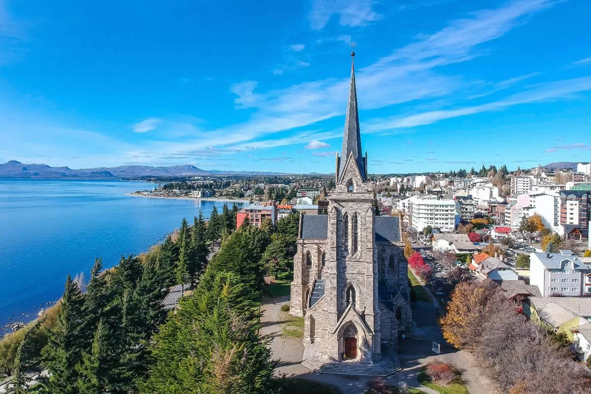 IMAGEN ILUSTRATIVA DE LA COSTANERA DE BARILOCHE, DE INTERPATAGONIA.