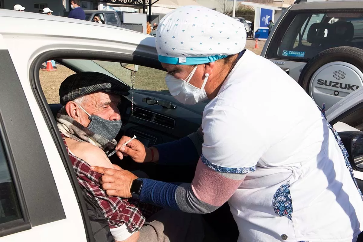 Vacunación en Yerba Buena. Foto Ministerio de Salud