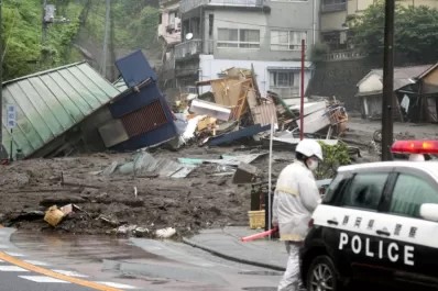 Imágenes dramáticas: un alud de tierra barrió con la ciudad de Akami, en Japón
