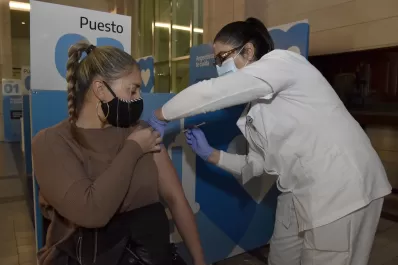 Tucumán: en las próximas horas se habilitará la vacunación para mayores de 20 años