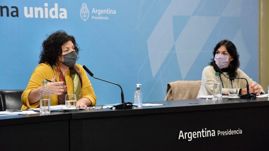 EL ANUNCIO. La secretaria de Legal y Técnica de la Presidencia, Vilma Ibarra, junto a Carla Vizzotti, ministra de Salud. FOTO TOMADA DE PERFIL.COM