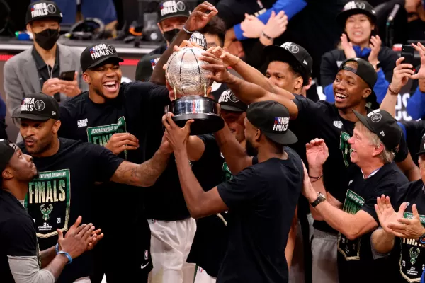 Bucks eliminó Hawks, es campeón del Este y definirá el título de la NBA