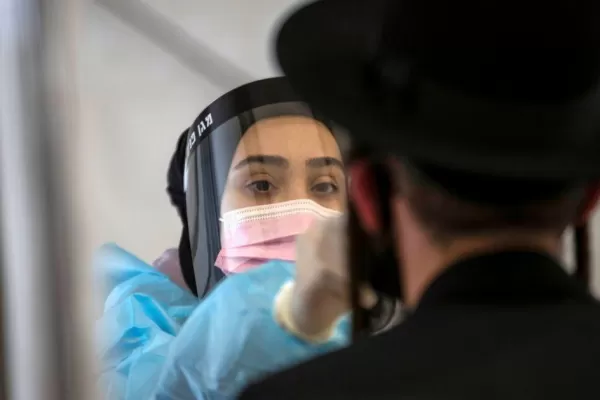 Israel volvió a registrar más de 5.000 casos diarios de covid-19