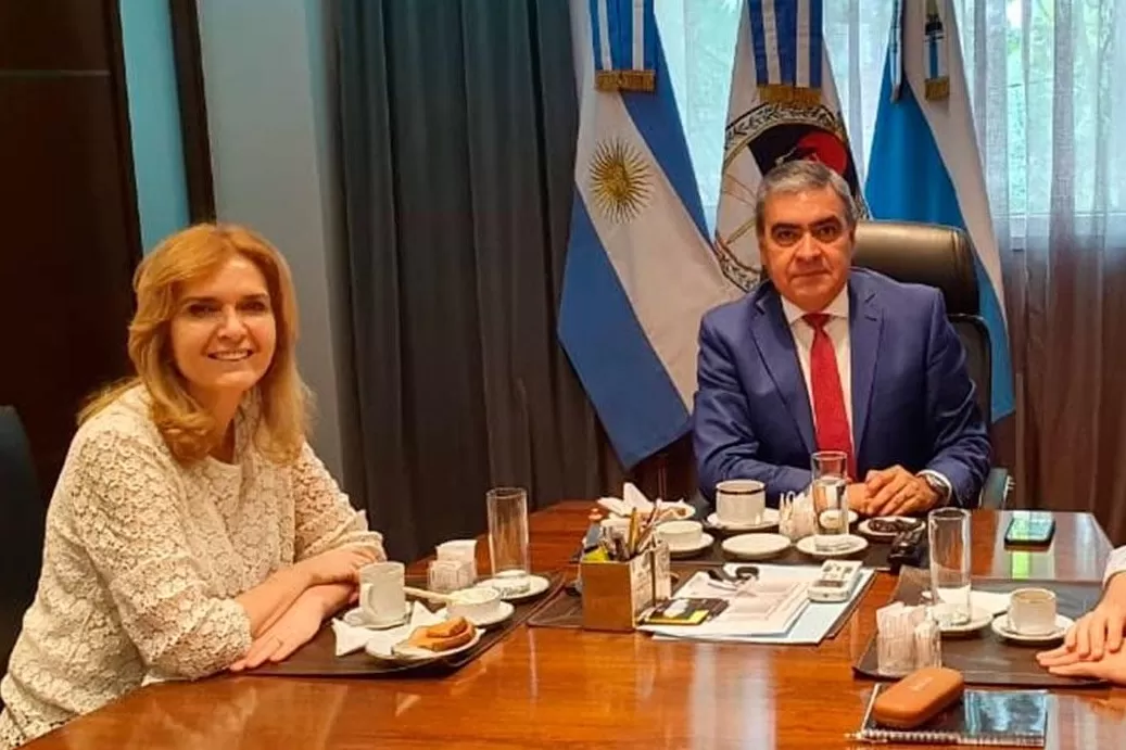 EN 2019. Silvia Elías de Pérez y Germán Alfaro, en un desayuno de trabajo. Foto de Archivo