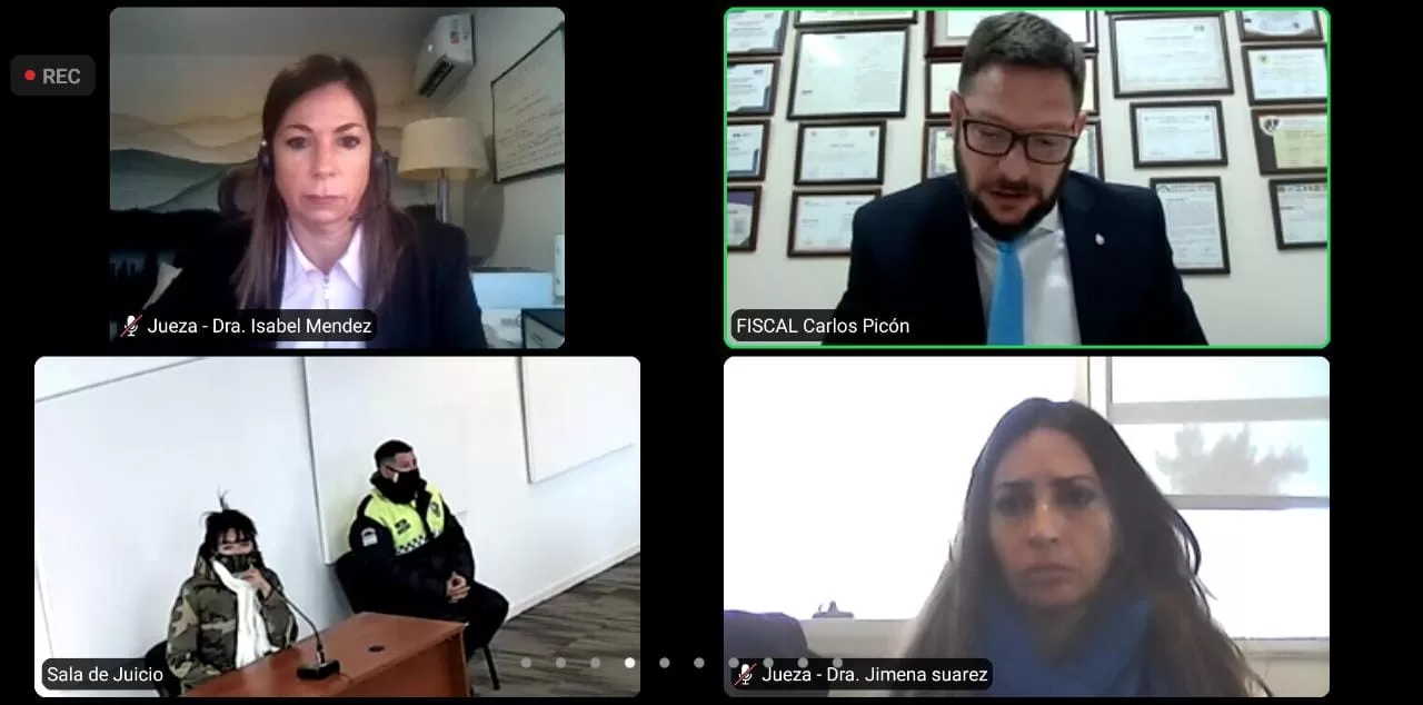 Seis años de prisión para una mujer que atacó a un taxista para robarle