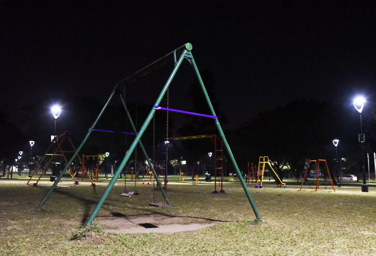 Nueva iluminación en el Parque V Centenario y en el Acceso Norte