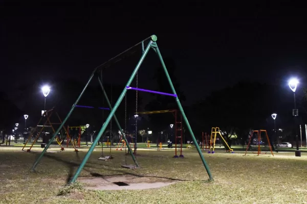 Nueva iluminación en el Parque V Centenario y en el Acceso Norte