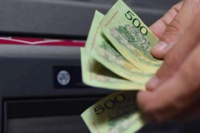Se oficializó el adelantamiento del aumento del salario mínimo, vital y móvil
